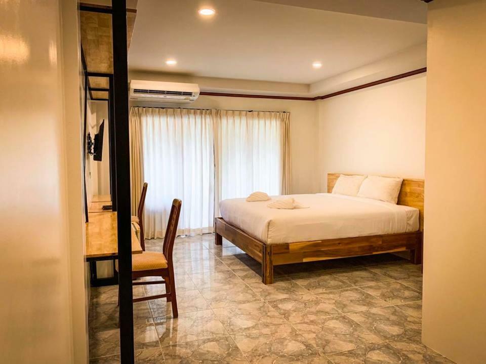 Coconut Grove Hotel Samui 차웽 외부 사진